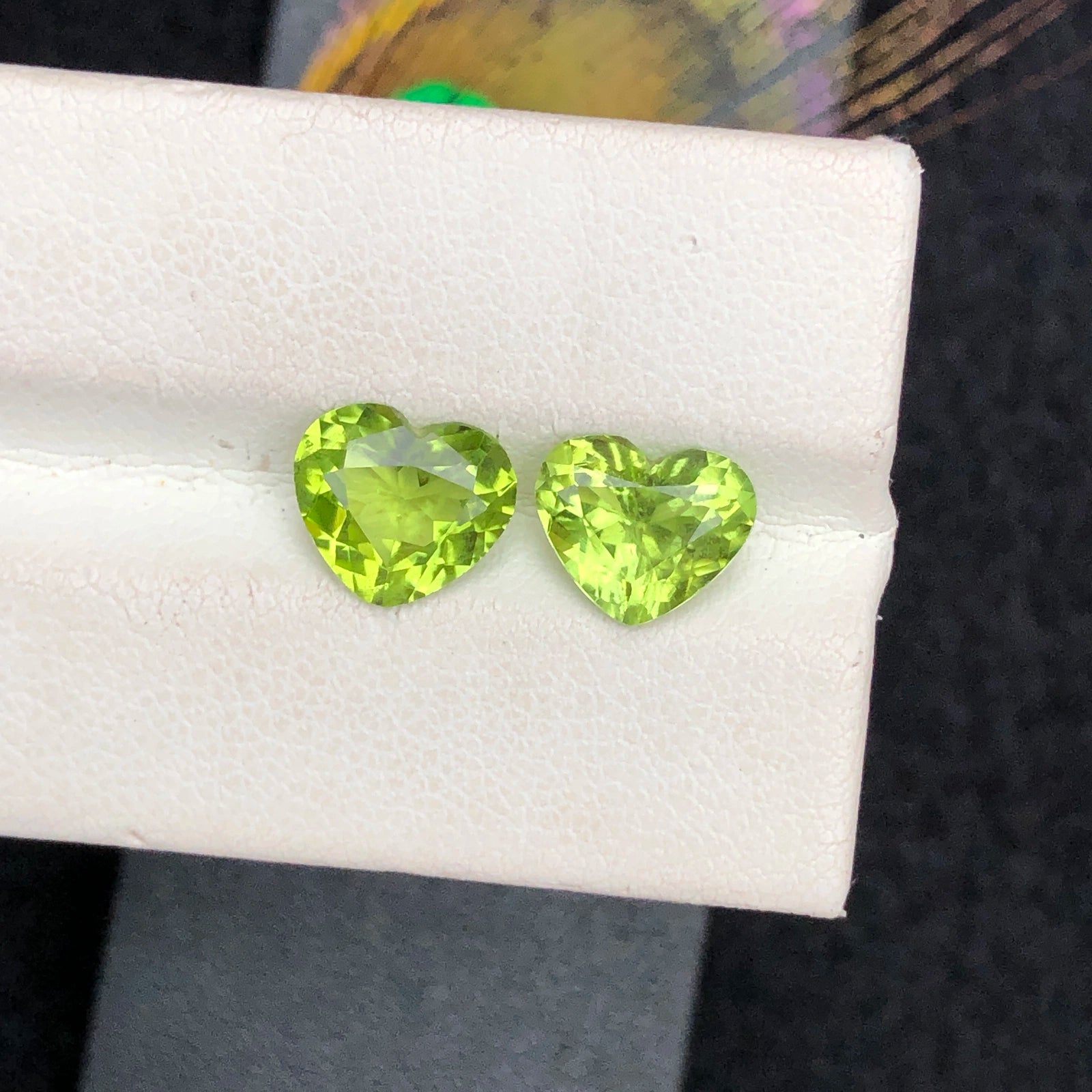3.46ctw Natürliches grünes Peridot-Paar - Seltene Herzform - Afghanischer Herkunft (WAV70)