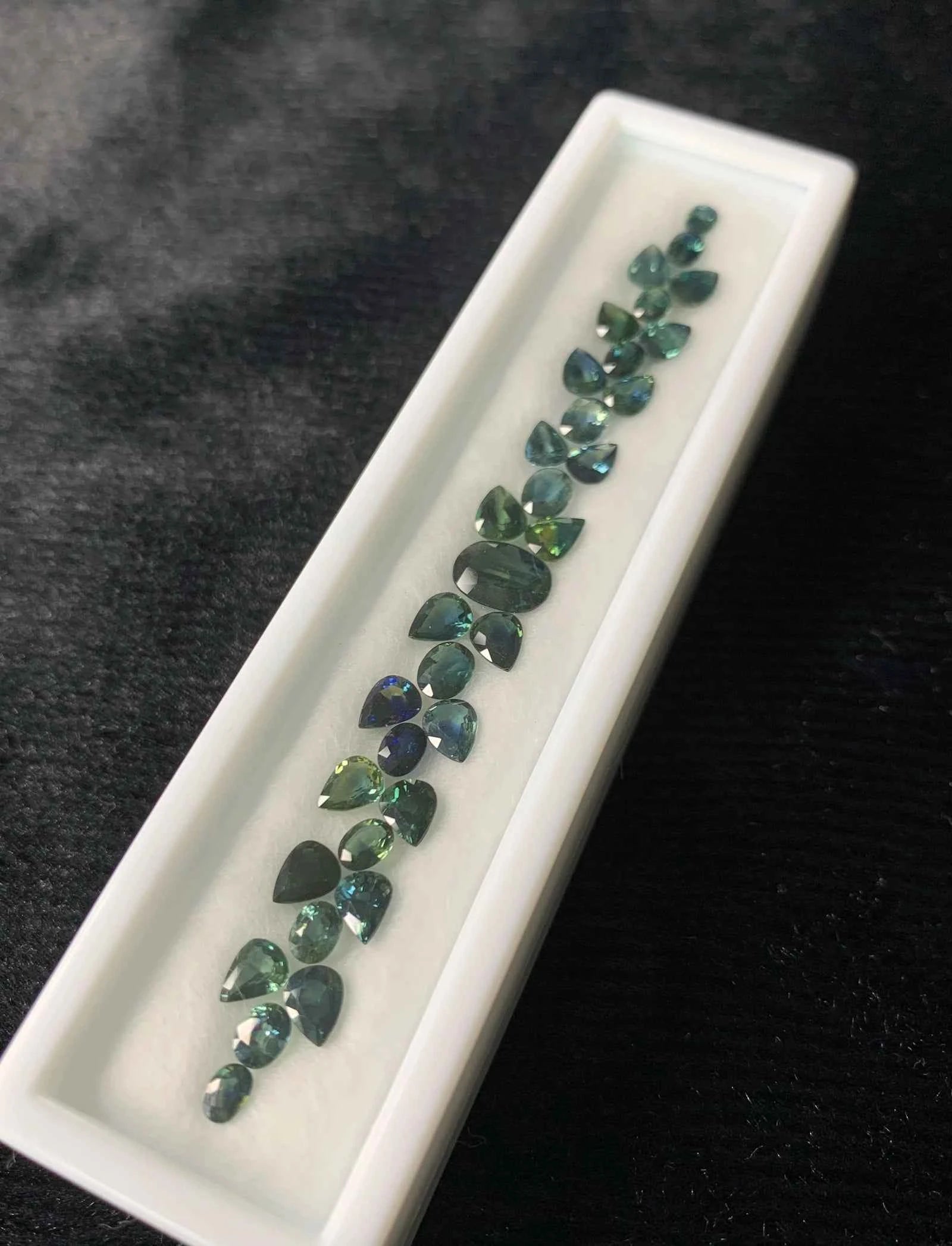Natural Montana Teal Sapphire (11.18 cts) (WAVS1)