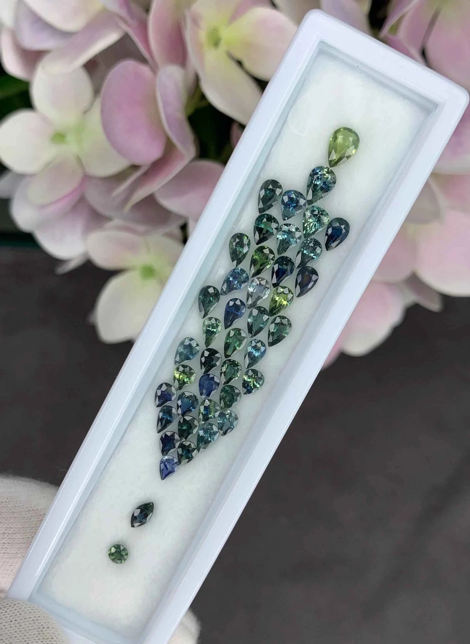 Natural Montana Teal Sapphire Parcel ( 10.59 cts ) (WAVS2)