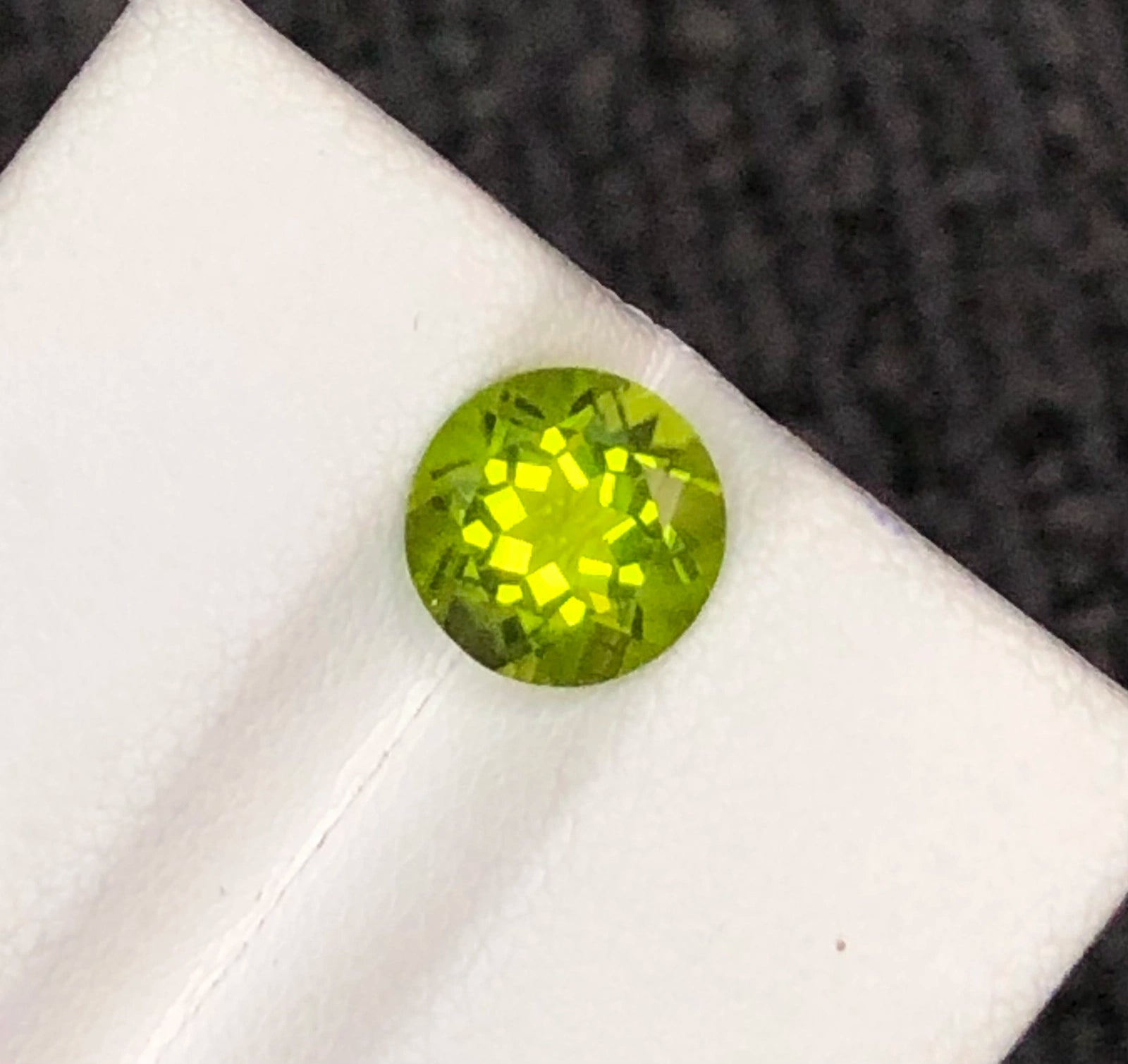 2.22ct Natural Green Peridot - Precision Octagon Cut - Vibrant Grass Green - VVS Clarity (WAV91)