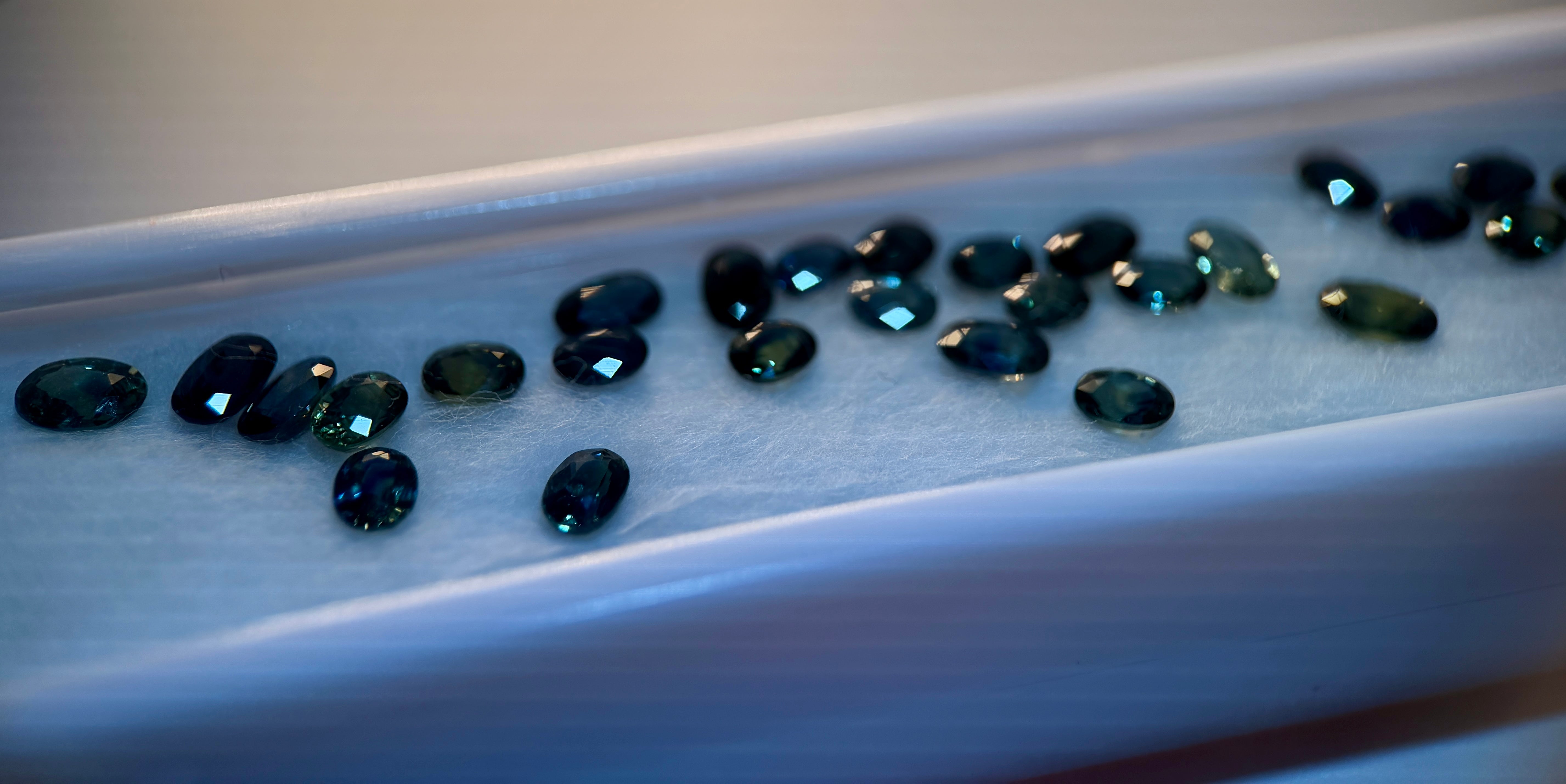 (9.90ctw) Precision-Cut Montana Teal Sapphire Melee Parcel (WAVS7)