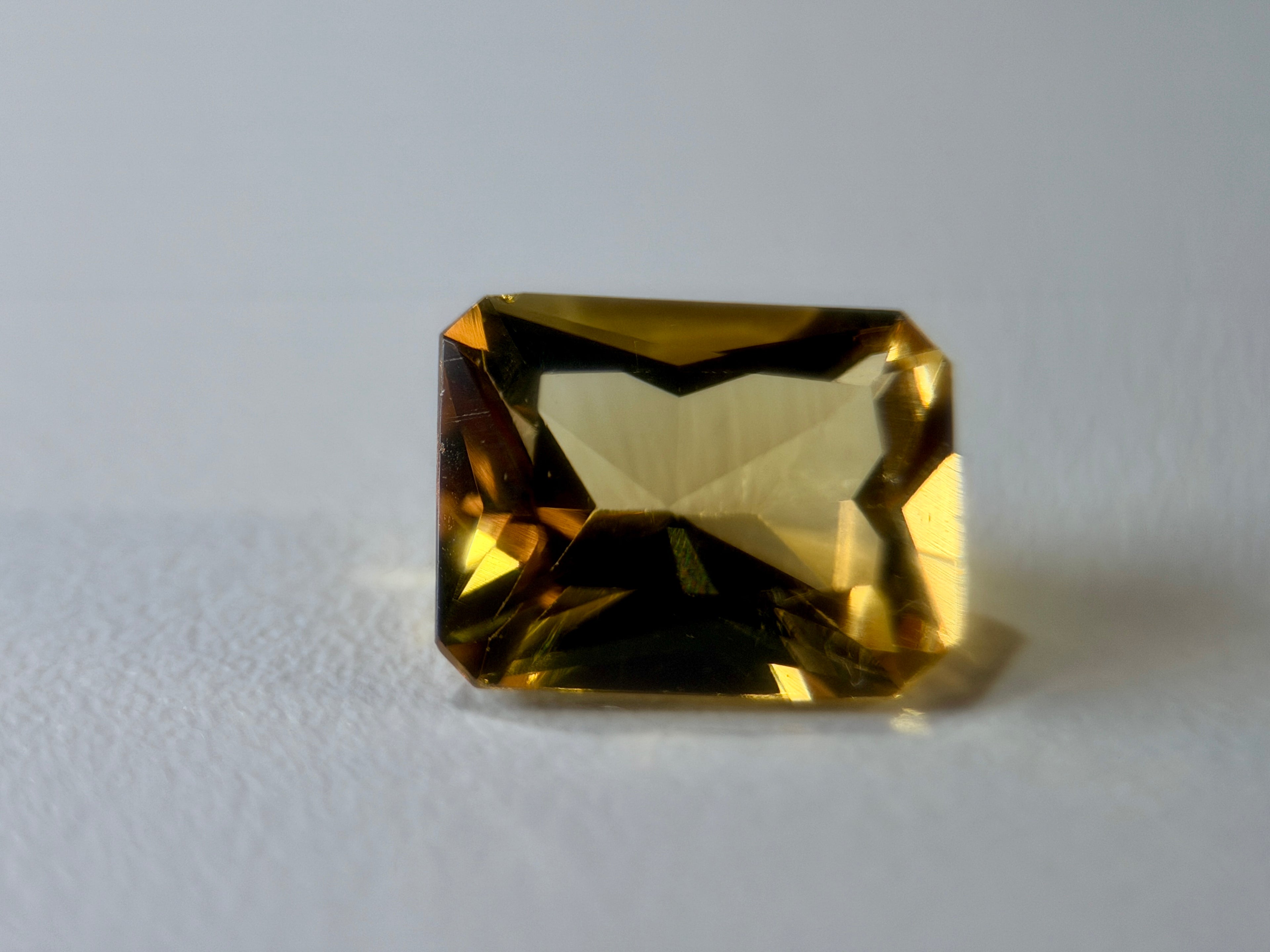 AAA QUALITY RARE BRAZIL YELLOW BERYL (1.90 CT) (WAV16)