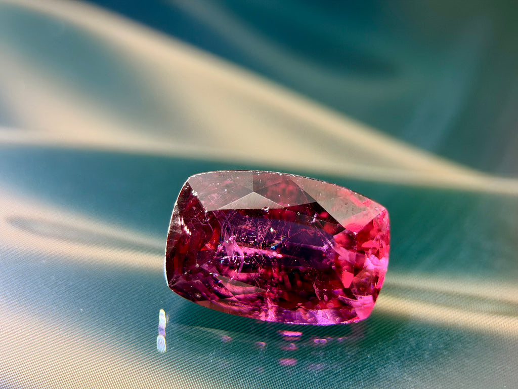 (5.75ct) Natural Rhodolite Garnet - Fancy Cushion Cut - Untreated Sri Lanka (WAV32)