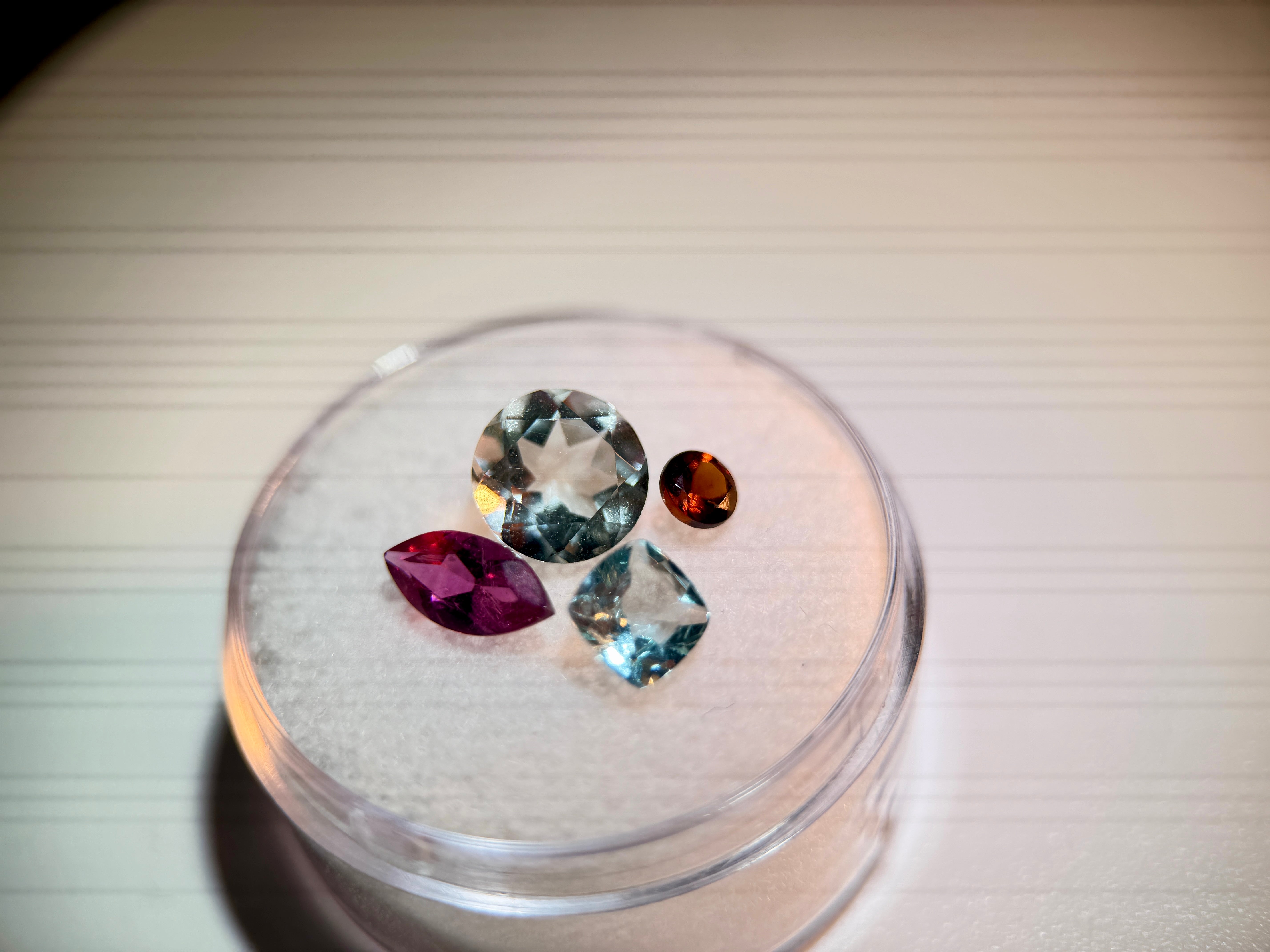 (2.66ctw) Exotisches Multi-Edelstein Sammlerpaket – Turmalin, Apatit, Hessonit & Prasiolith (WAVS9)