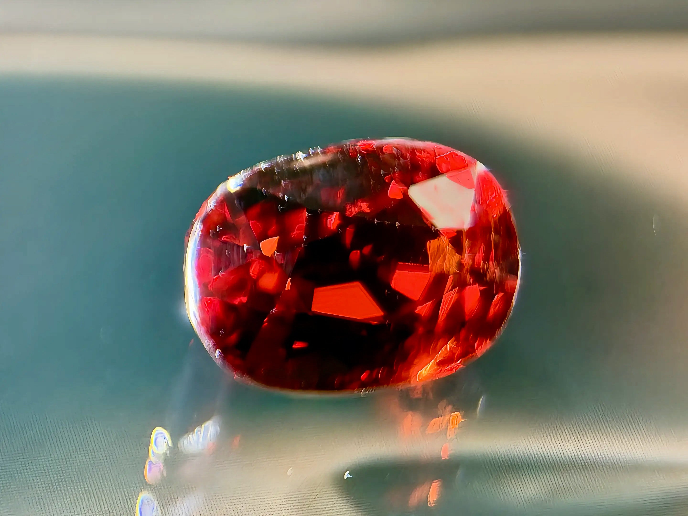 (3.69ct) Natural Rhodolite Garnet - Vivid Raspberry Red - Precision Oval Cut - Untreated (WAV58)