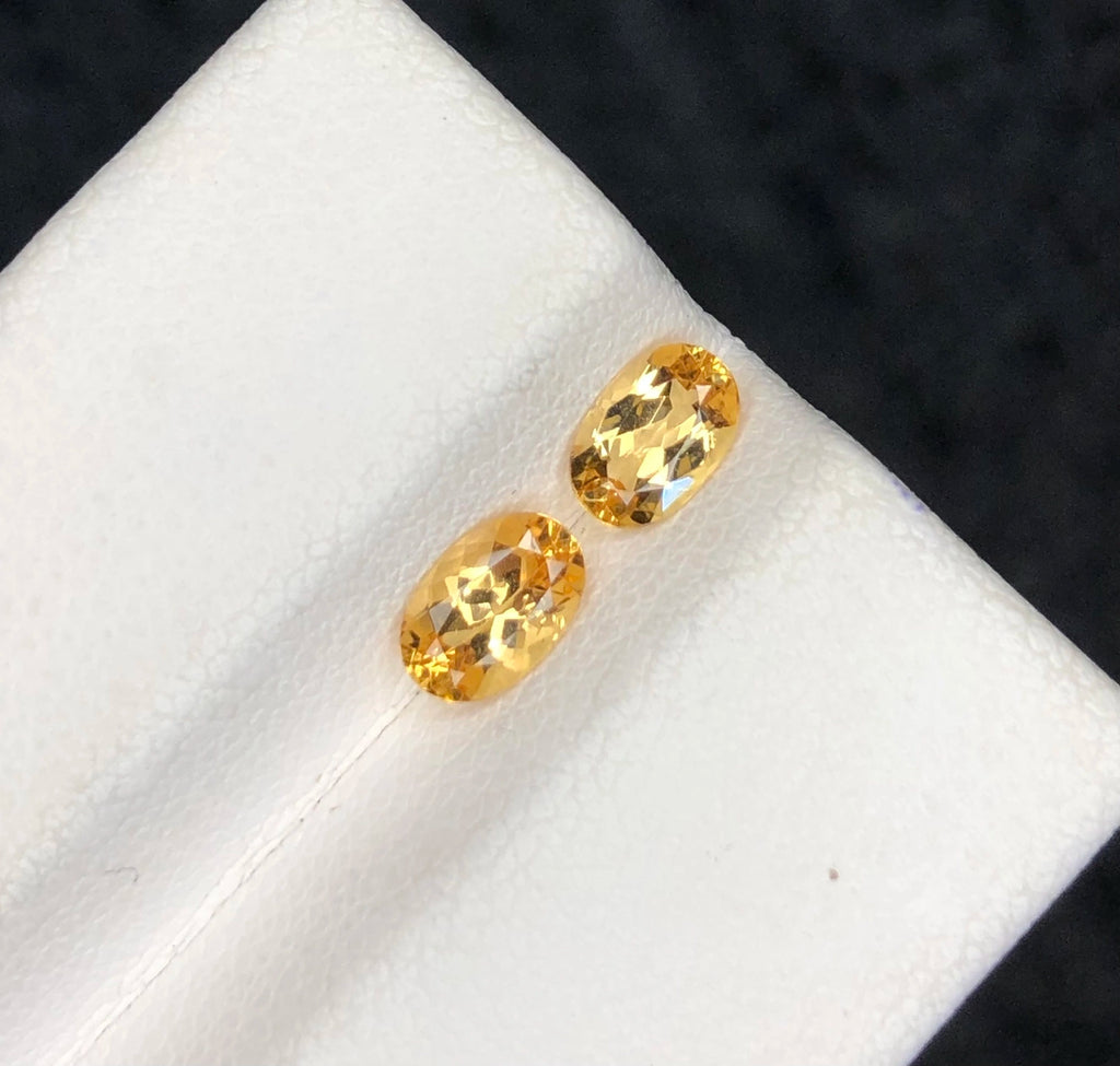 Matching Pair: (1.08ctw) Rare Natural Imperial Topaz - Precious Sherry Gold - Oval Cut (WAV54)