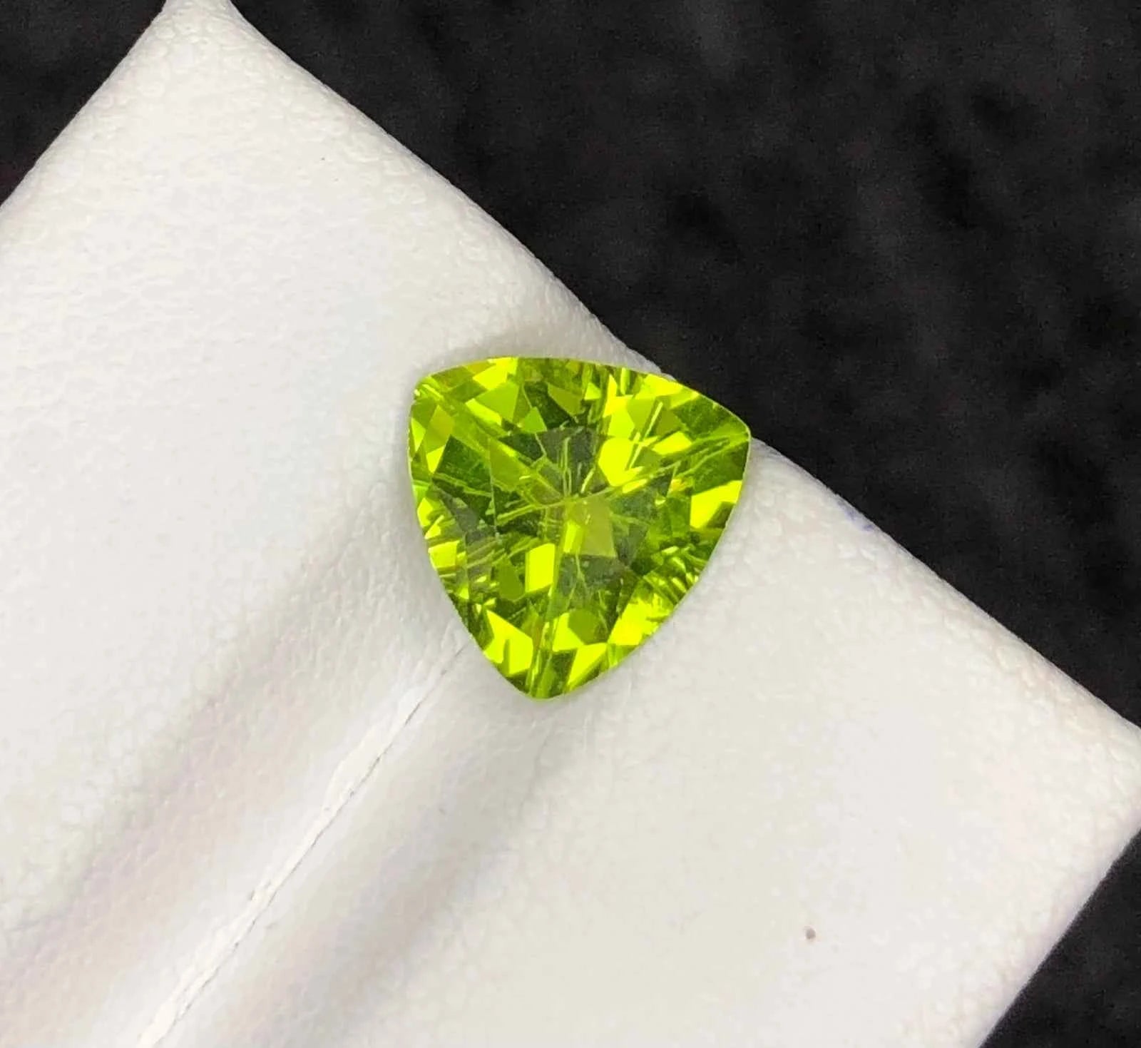 (2.17ct) Natural Green Peridot - Eye-Clean Untreated (WAV53)