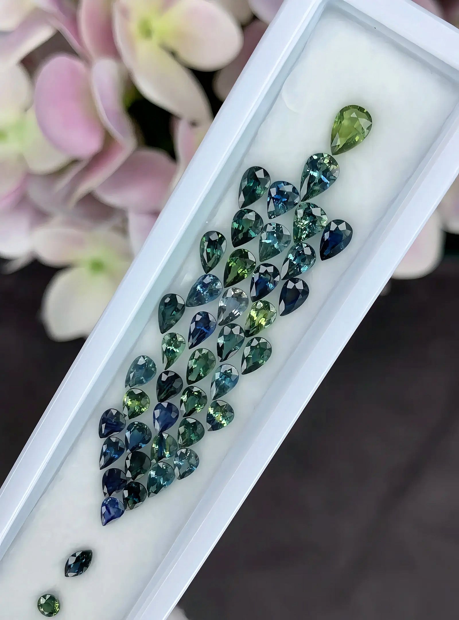 Natural Montana Teal Sapphire Parcel ( 10.59 cts ) (WAVS2)