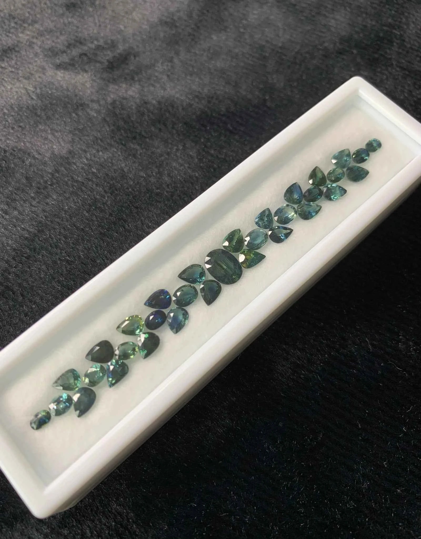 Natural Montana Teal Sapphire (11.18 cts) (WAVS1)