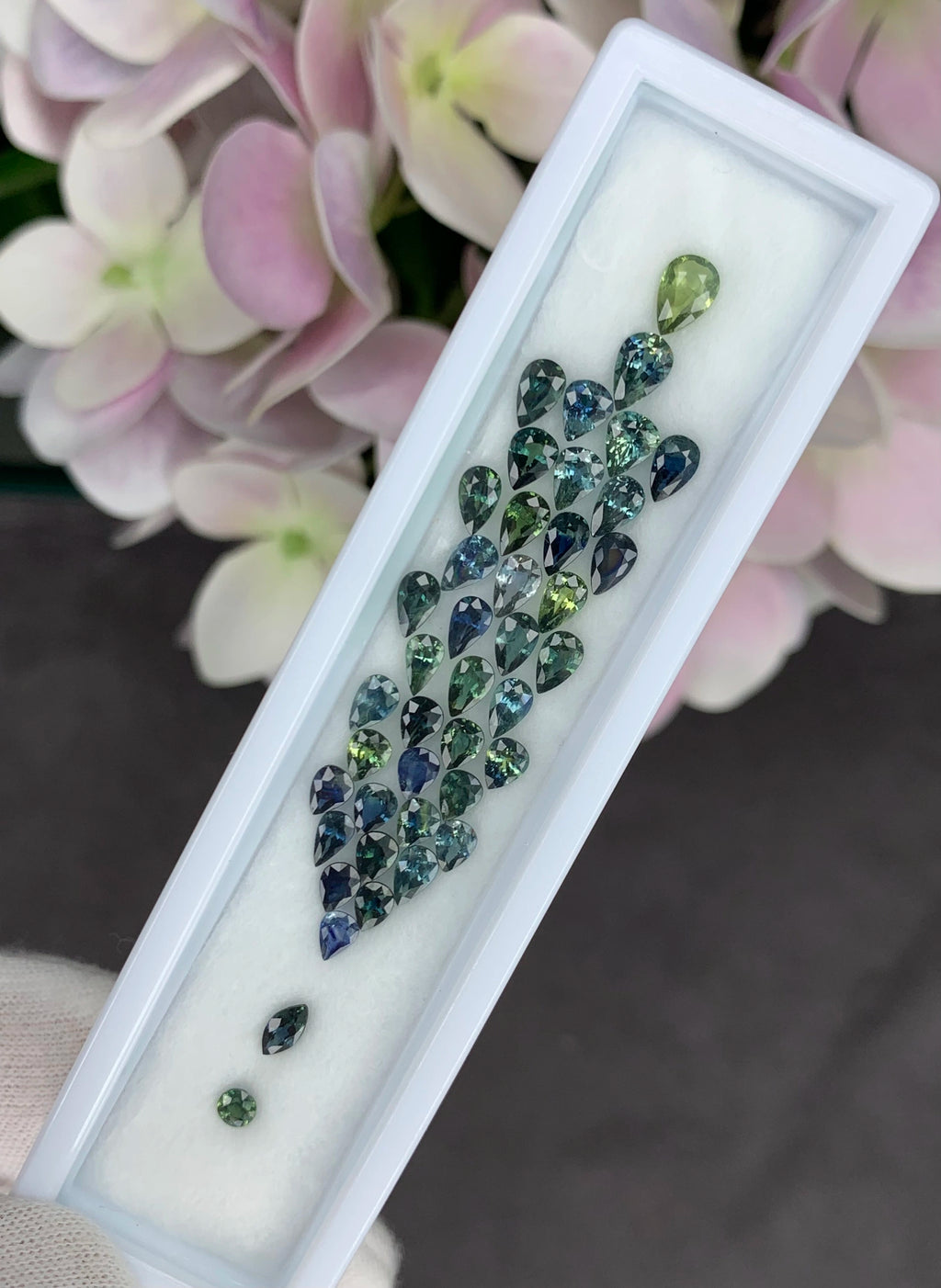 Natural Montana Teal Sapphire Parcel ( 10.59 cts ) (WAVS2)