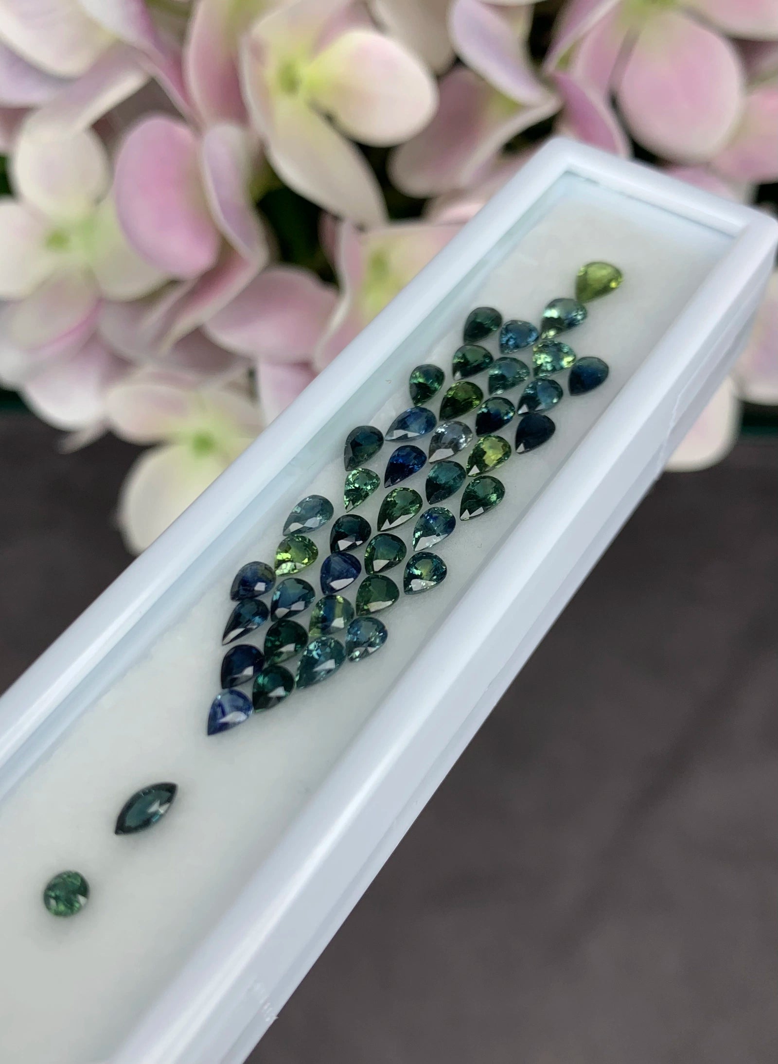 Natural Montana Teal Sapphire Parcel ( 10.59 cts ) (WAVS2)