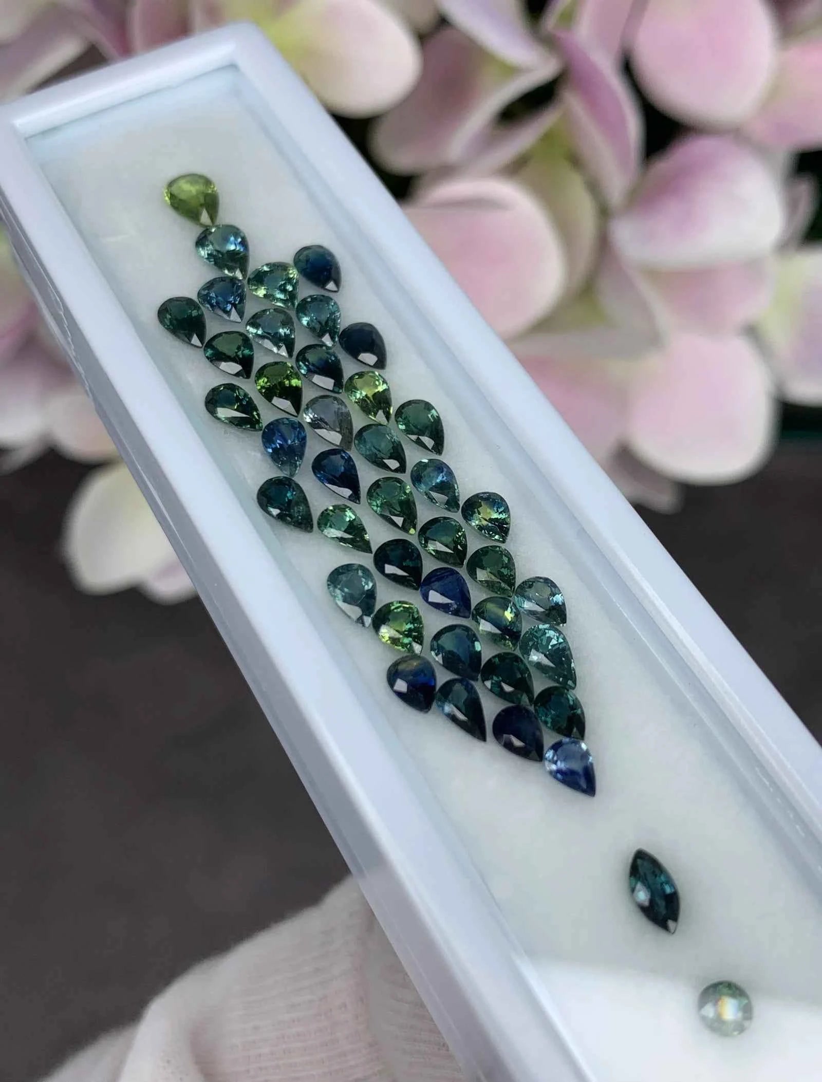 Natural Montana Teal Sapphire Parcel ( 10.59 cts ) (WAVS2)