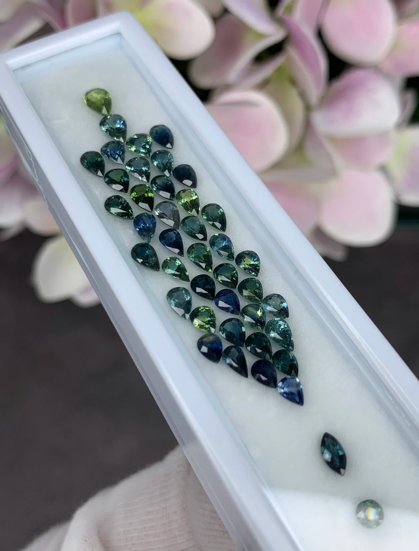 Natural Montana Teal Sapphire Parcel ( 10.59 cts ) (WAVS2)