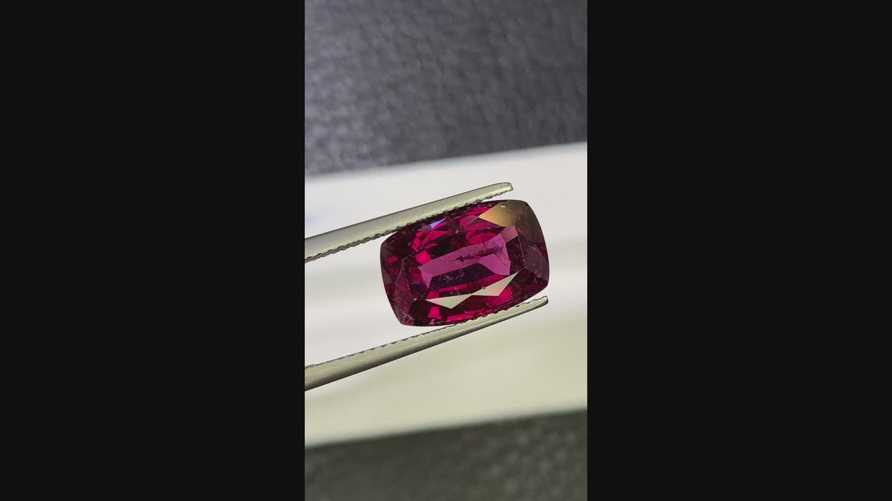 (5.75ct) Natural Rhodolite Garnet - Fancy Cushion Cut - Untreated Sri Lanka (WAV32)