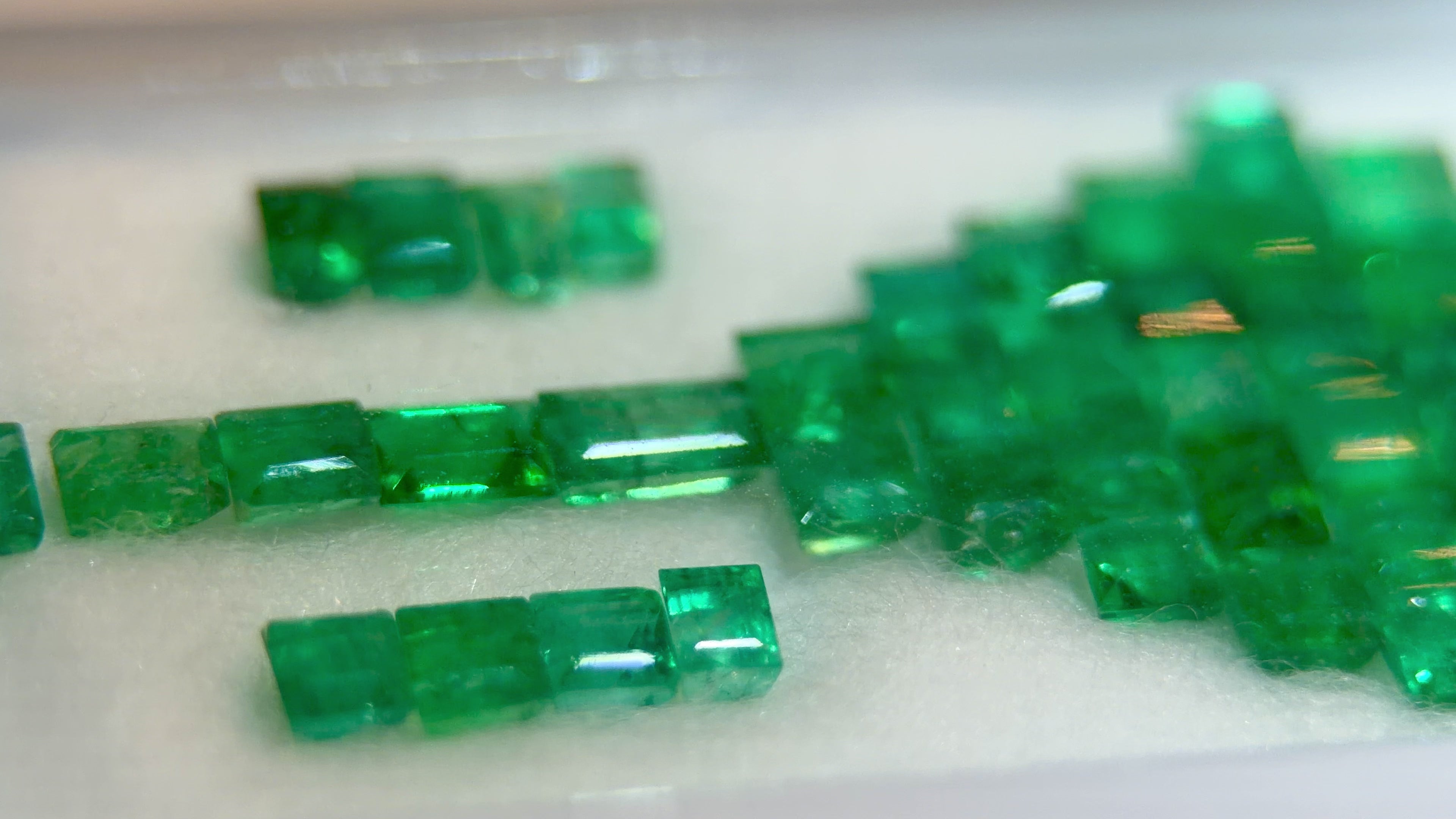 (10.33) Columbian Emerald Mele Parcel (WAVS6)