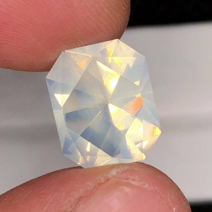 9.28ct Natural Milky Quartz (Feldspar) - Precision Cut - Ethereal "Moonlight" Glow (WAV86)