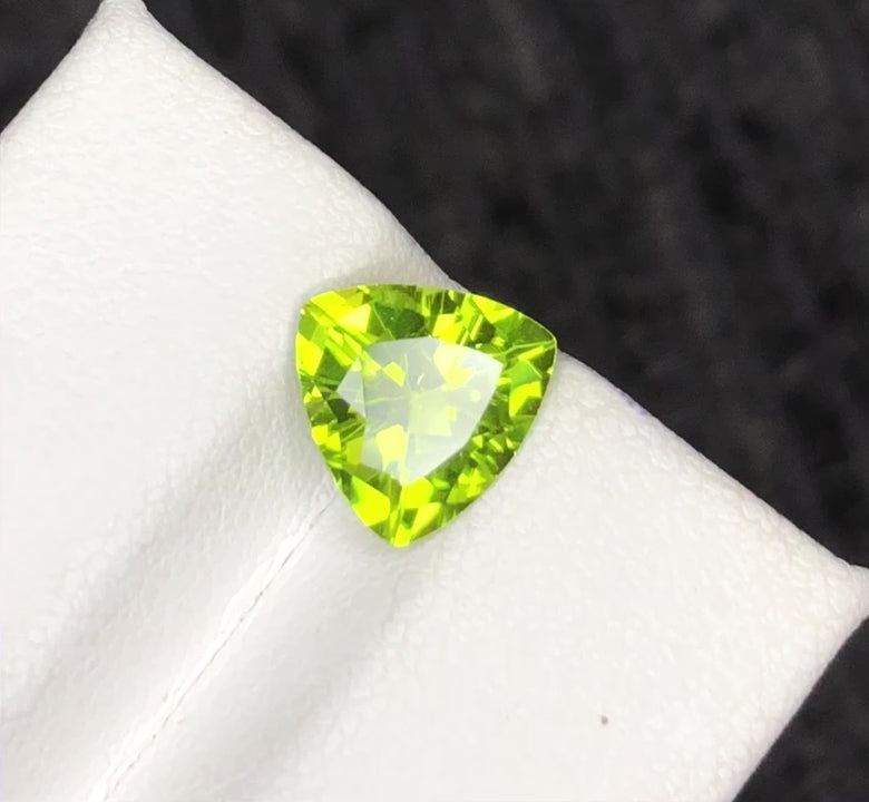 (2.17ct) Natural Green Peridot - Eye-Clean Untreated (WAV53)