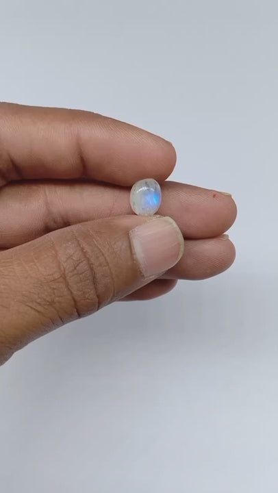 Natural Untreated Rainbow Moonstone Cabochon (2.80 Ct) (WAV13)