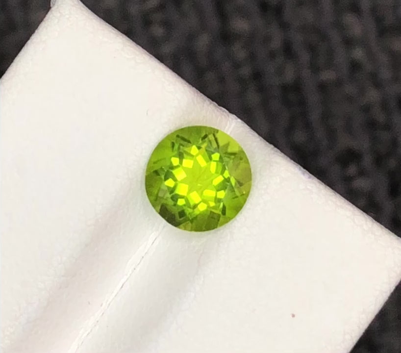 2.22ct Natural Green Peridot - Precision Octagon Cut - Vibrant Grass Green - VVS Clarity (WAV91)