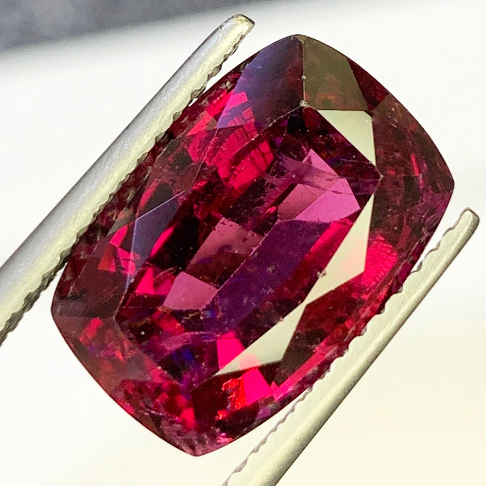 (5.75ct) Natural Rhodolite Garnet - Fancy Cushion Cut - Untreated Sri Lanka (WAV32)