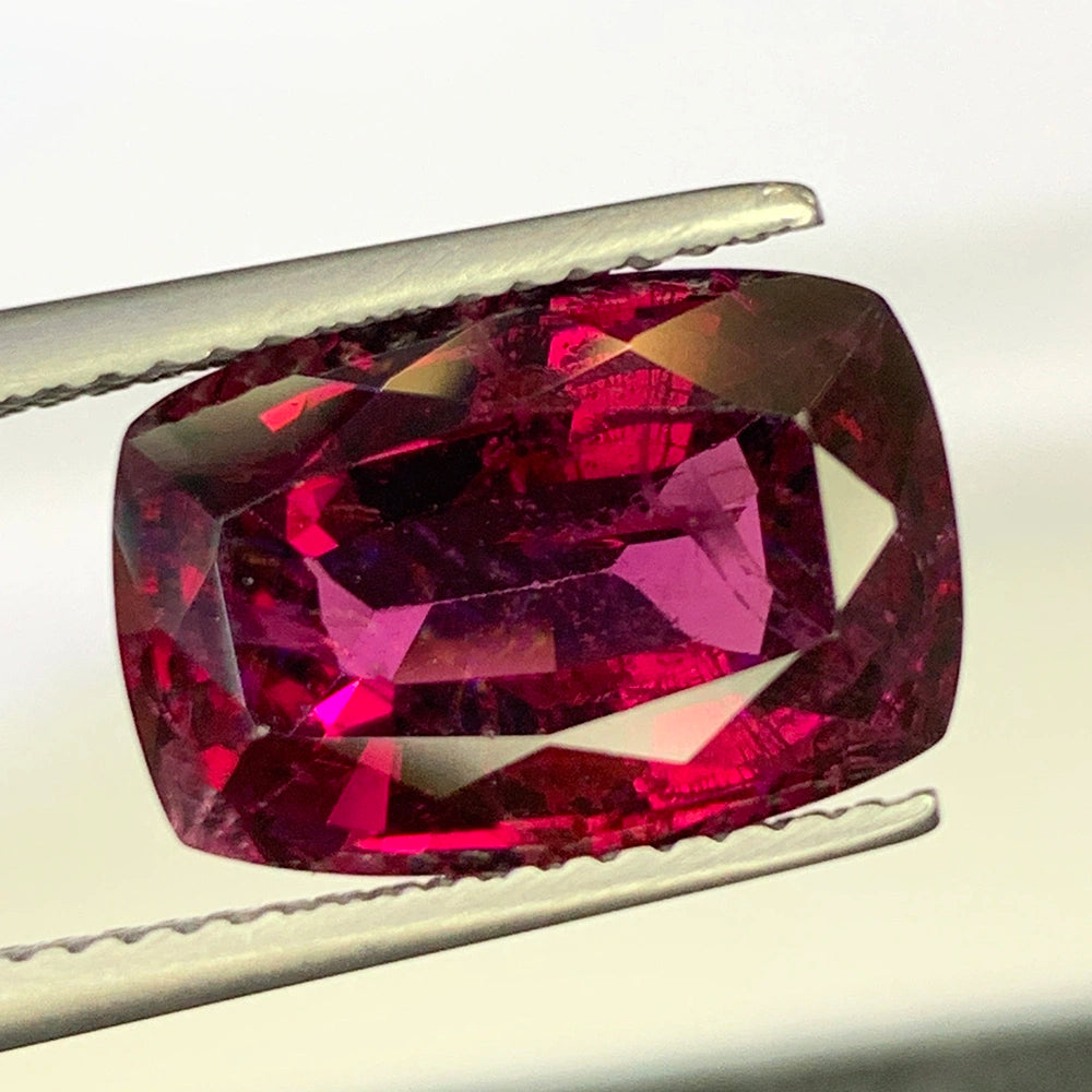 (5.75ct) Natural Rhodolite Garnet - Fancy Cushion Cut - Untreated Sri Lanka (WAV32)